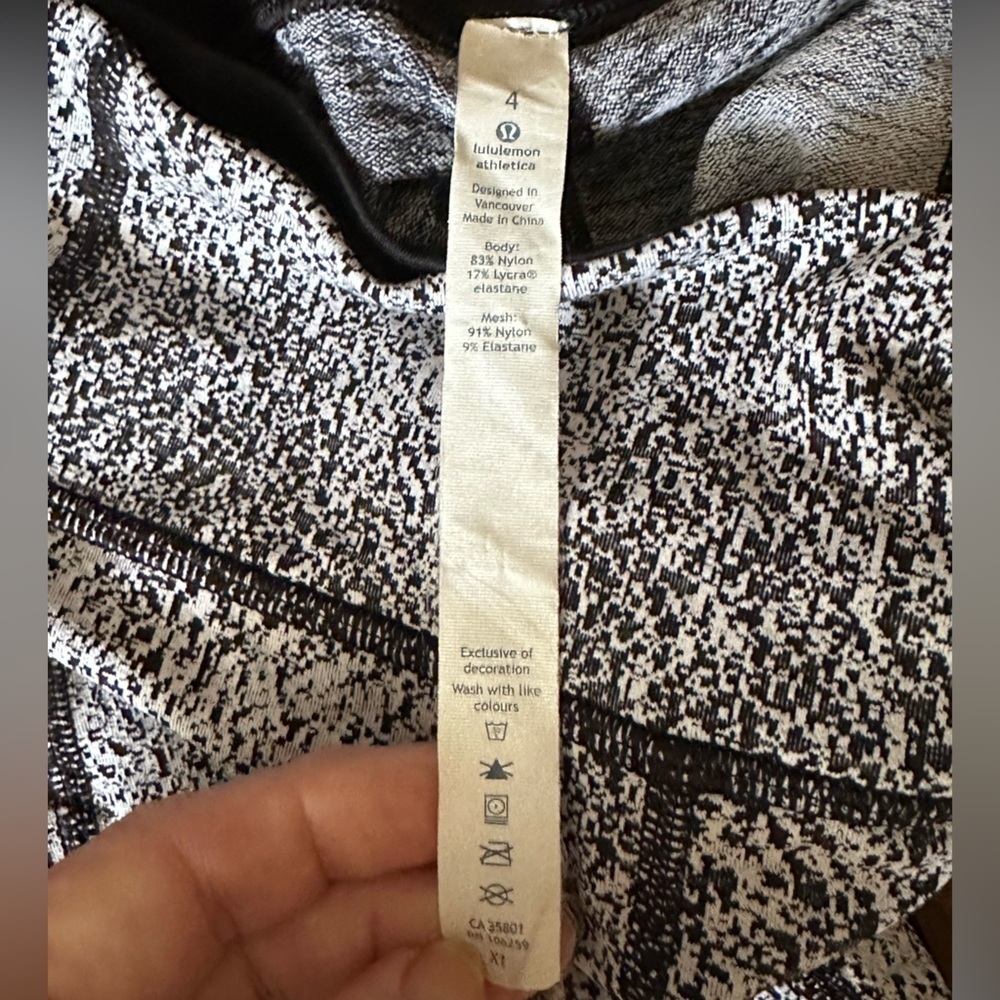 Lululemon Pace Rival Crop - Black & White size 4 - Picture 5 of 5